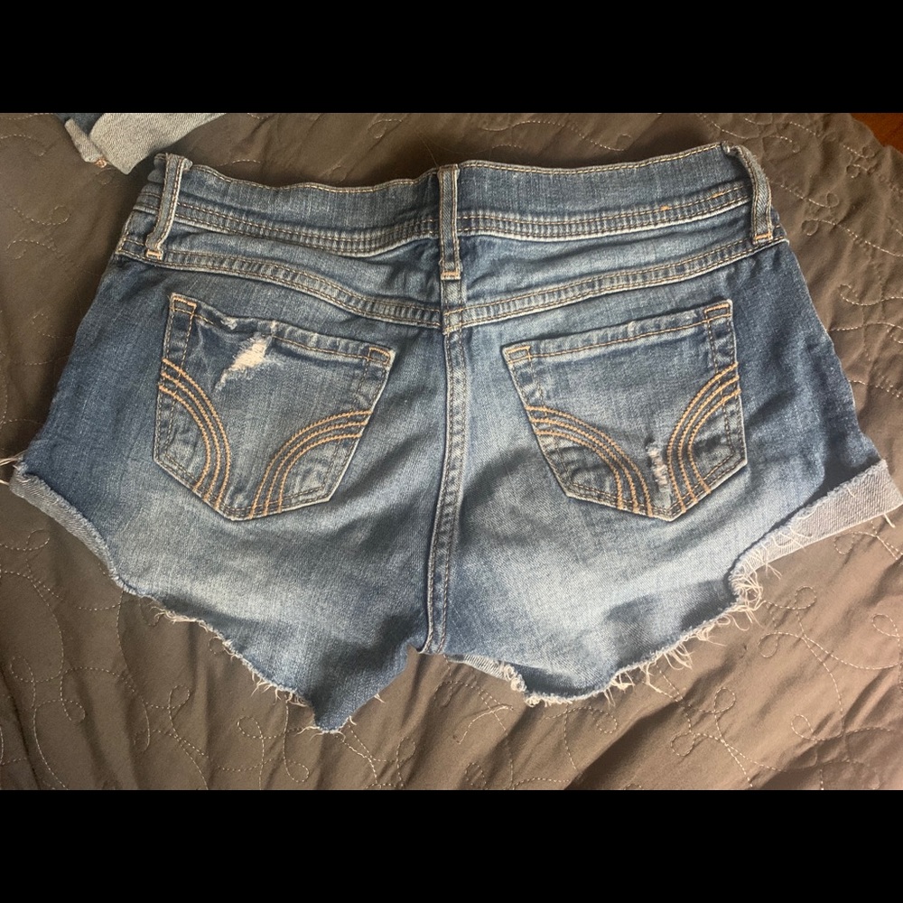 Shorts - Picture 2 of 3